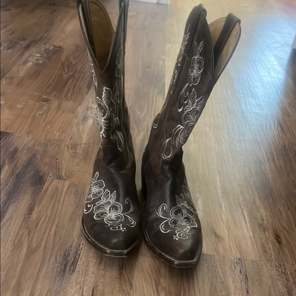 Shyanne Brown Heeled Cowboy Boots with Floral Pattern